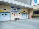 ホテル裏手立体駐車場