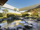 *屋上にある天望露天風呂「花の湯」:変わりゆく空を眺めながらご入浴を(朝夕男女入替)