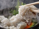 春夏の飛梅会席の1品。鱧鍋(例)