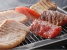 メイン料理の伊予牛と媛ポークのWステーキ(例)