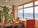 10階料亭『飛梅』。上品な空間でゆったりとお食事をお楽しみください。