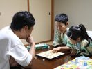 ボードゲーム等の無料貸し出しコーナーもございます。家族やご友人と楽しいひと時をお過ごしください