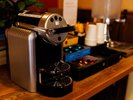 【ロビー】ラウンジではコーヒーと湯上りのお水をご用意しております。