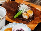 【朝食】囲炉裏の音で体が目覚める、やまゆりの宿らしい朝ごはんを