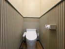 5階富士トイレウォシュレットついてるよ。