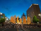 ホテルの目の前が竿燈祭りの会場