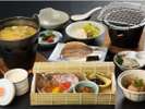 【朝食】一日の元気の源は朝ごはんから♪福井県産コシヒカリのご飯はお替り自由です!