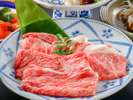 【特選和牛すき焼き会席】もも肉とロース肉を合わせてお一人様150gをご用意!すき焼きで食べ比べてみて♪