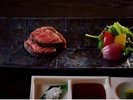 厳選牛を丁寧に焼き上げました