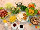朝食は無料サービス!トースト、野菜8品、ウインナー、スープ、コーヒー、ジュース、牛乳、ゼリーなど。