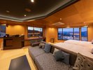 【606】希少な幅広のカエデをふんだんに使用した高級感のある内装です。