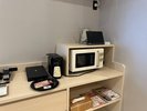 【307】客室内に電子レンジを設置しているのでお子様のミルク作りもスムーズです。