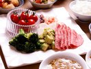 【地産地消バイキング】サラダ一例