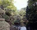 季節によって違う顔を見せる庭園