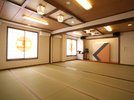 広間 グループ規模に応じて仕切り可能で、客室別でも夕食は一緒に!なんてグループ様にも最適