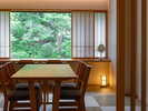 【本館】四季を望む和洋室|14畳|3ベッド|温泉内湯付き