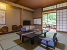 【本館】和室10〜12.5畳|温泉内湯付き〈最大4名〉