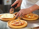 夕食ビュッフェ/お好みの具材を愉しめるピザ(イメージ)