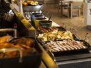 夕食ビュッフェ/華やかな見た目と手作り感あるぬくもりあふれるお料理の数々(イメージ)