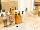 ◆脱衣所◆ReFaのドライヤーやスキンケア用品をご用意しております!※写真は女性用スペースです。
