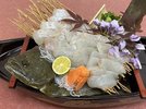 別注料理【地元産】ヒラメの姿造り(ヒラメは引き締まった身が特徴で、コリコリとした食感