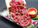 馬刺し満喫プランは、甲州名物「馬刺し」がご夕食時にお1人様なんと100g付き!