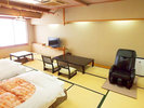 和室ツインベッド【15畳(マッサージチェア・堀ごたつ付)】