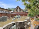 水盤・月の雫 *別邸客室「穂・風・水・竹の音」に面しています