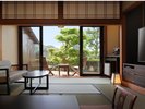 部屋からの眺望*信楽焼露天風呂付客室/爽籟の間