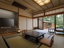 和室14.5畳+信楽焼露天風呂付客室
