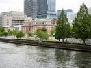 歴史的建造物やおしゃれなカフェが点在する中之島までは徒歩約10分