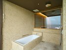 MARINA SUITE �o�X���[��
