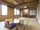 【有珠山側大部屋】お友達やご親戚など皆さまで楽しい時間をお過ごしください。