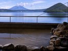 9階最上階、湖上32mのパノラマ露天。贅沢な湯浴みをご堪能下さい。