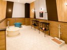 屋内ドッグラン コテージルームにご宿泊の方は無料、一般の方も1頭につき1,000円でご利用いただけます