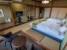 【ツインベッド】和室10畳シモンズ製のセミダブルベッドを配した客室。ゆったりとお過ごしいただけます。