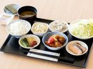 *朝食:ごはん派もパン派も満足できる和洋食のプチバイキング形式!(一例)