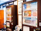 *自動販売機:1Fに設置しております。(アルコール自販機もございます)