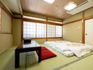*和室10畳:大人数でのご旅行、女子会にもオススメ!<客室イメージ>