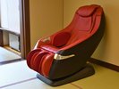 お部屋で気兼ねなく使えるマッサージチェアをご用意。旅の疲れをゆっくりと癒やしていただけます