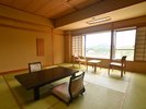 落ち着いた和の空間で、心安らぐひとときをお過ごしください