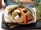みのや名物「海鮮奉書焼き」。素材の旨味と香りを引き出しました。※料理一例