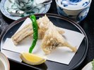 【ふくづくし会席】とらふくのアラ唐揚げ_温かい内にどうぞ