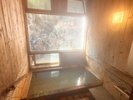 黄金の湯掛け流し貸切家族風呂(無料/先着順/要事前予約)