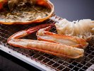 直前まで活きていた越前蟹でしか味わえないレアの焼きガニは絶品です。