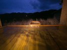 夜風が気持ちよくて、つい長湯したくなる露天風呂