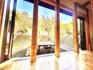 伝統の良さそのままに新しいスタイルを取入れた長屋門メゾネット部屋。一年中快適に過ごせる