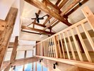 伝統の良さそのままに新しいスタイルを取入れた長屋門メゾネット部屋。一年中快適に過ごせる