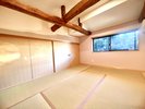 伝統の良さそのままに新しいスタイルを取入れた長屋門メゾネット部屋。一年中快適に過ごせる