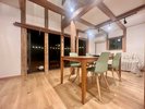 伝統の良さそのままに新しいスタイルを取入れた長屋門メゾネット部屋。一年中快適に過ごせる